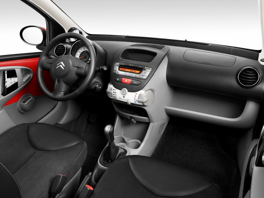  Citroen C1 5-Door 2008 года  (фото 10 из 16)